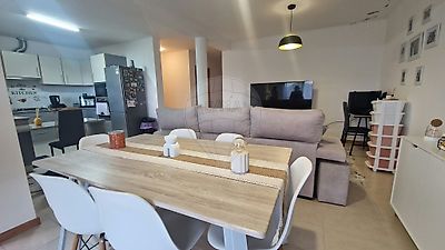 Apartamento T2 com estacionamento nas Calhetas